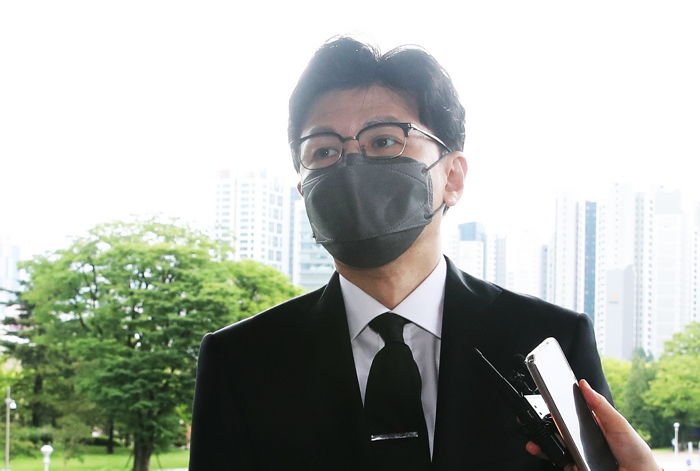 코로나19 격리 후 첫출근한 한동훈이 ‘사형제’ 관해 국민 강조하며 한 말