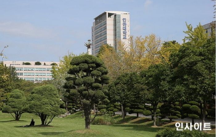 인하대서  피흘린 채 쓰러진 20대 여성 발견...병원서 사망