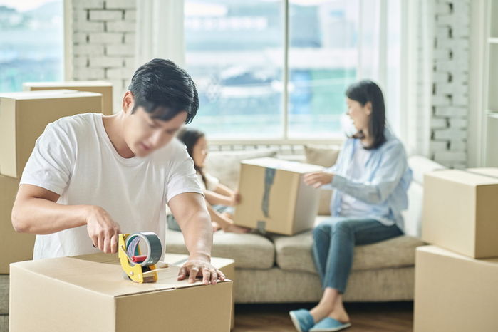 회사 이삿날 첫 출근한 신입사원, 짐 정리시켰다고 사표 내...“회사 잘못vs신입이 이상해”