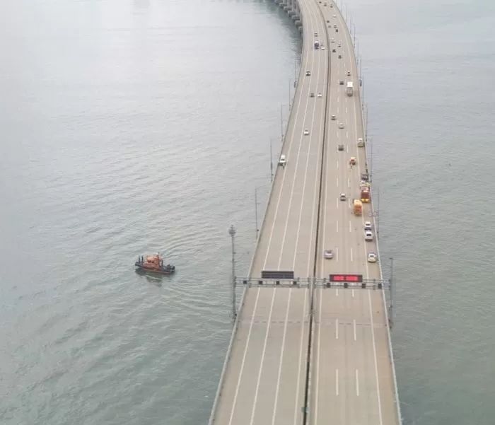 인천대교 갓길에 승용차 세우고 바다로 떨어진 20대 여성 사망