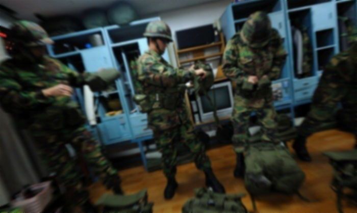 명령 떨어지면 군말 없이 따르는 군인들도 하기 싫은티 팍팍낸다는 훈련