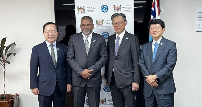 SK, ‘부산엑스포 유치’에 총력... 태평양 도서국 정상 만나