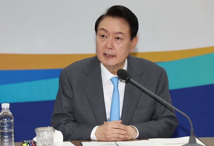 국민 세금으로 ‘영끌족’ 지원...尹대통령 지지율 6주 연속 하락, 부정평가 63.7% 최고치