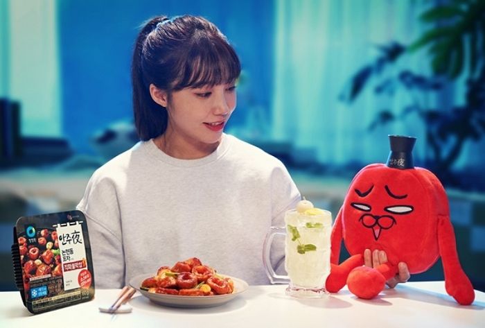 일상 속 스트레스 한 방에 날려줄 청정원 안주야 굿즈 ‘펀치쉐킷’