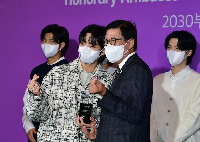방탄소년단, 2030부산엑스포 홍보대사로 뛴다...“10월 글로벌 콘서트 개최”