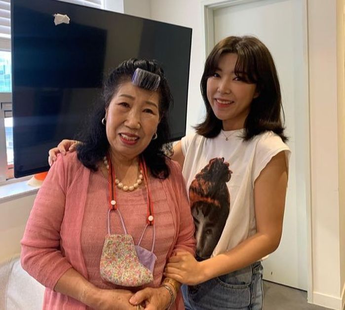 박막례 유튜브 채널 구독자 6만 명 떠나자 손녀 유라 PD 결국 ‘사과’