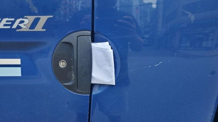 지하주차장에 화물차 댔더니 “아파트 품격 위해 뒤쪽에 주차하라” 쪽지 받은 입주민