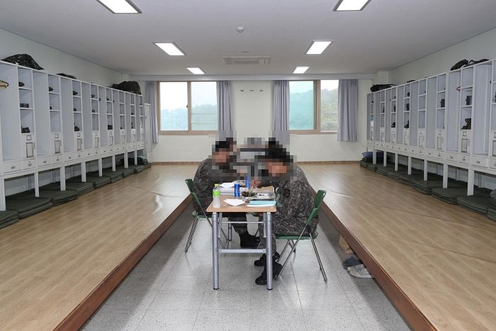 열악했던 軍 병영생활관, 화장실 있는 2~4인실로 싹 바뀐다