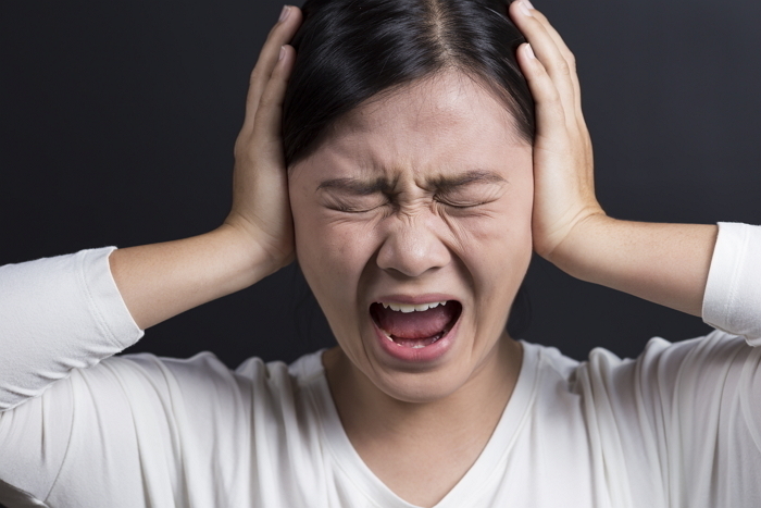 공무원 귀 물어 뜯은 중국인 ‘국민참여재판’ 요청...오는 9월 재판 시작