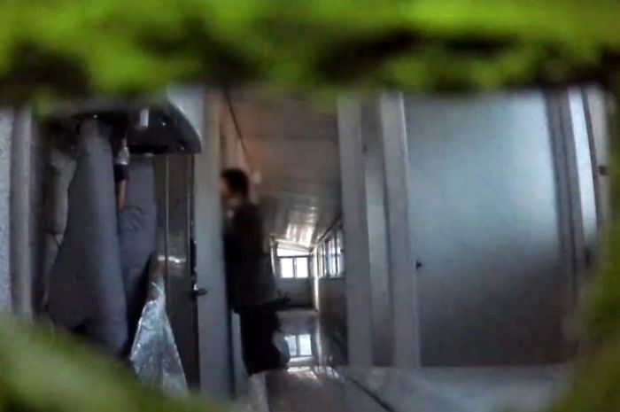 20대 여성 혼자 사는 집 ‘화장실’ 들여다보던 스토커가 한 소름돋는 행동 (영상)