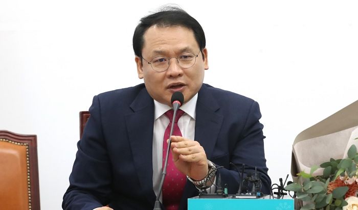 ‘김건희 팬클럽’ 회장, 이준석에 성상납 의혹 기업대표 변호인으로 선임