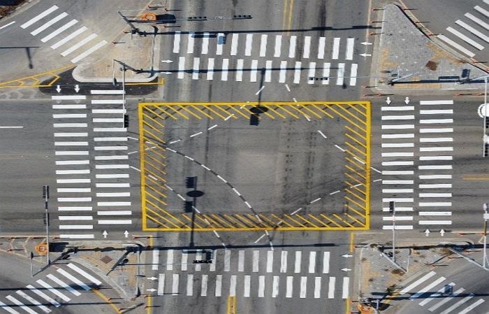 교차로 꼬리물기 ‘빌런’ 막기 위해 범칙금 폭탄 때리는 ‘옐로우존’ 전국으로 확대한다