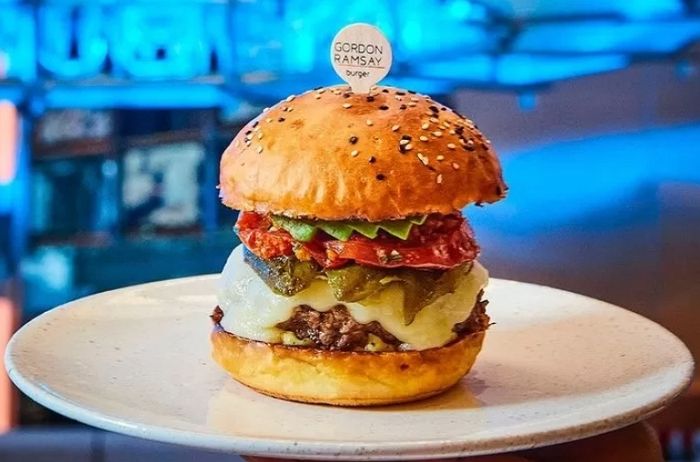 줄서야 겨우 먹을 수 있었던 3만원짜리 ‘고든램지 버거’의 요즘 근황