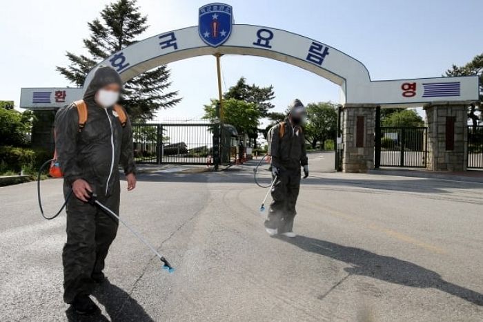 코로나 확진 판정 받은 장병 200여명 여비 줘서 집에 돌려보낸 논산 육군훈련소