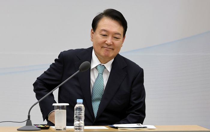 ‘내부총질 당대표’ 저격 문자 유출한 권성동 만나자 尹 대통령이 한 말