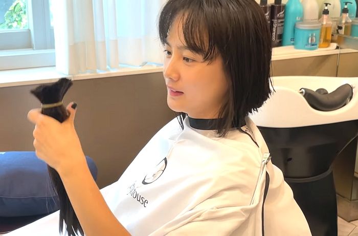 소아암 친구들 위해 3년간 염색·펌 안 하고 기른 머리카락 기부한 윤승아 (영상)