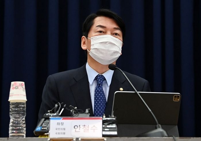 미국으로 휴가 떠난 안철수, ‘도피성’ 비판에 “한달 전부터 계획”