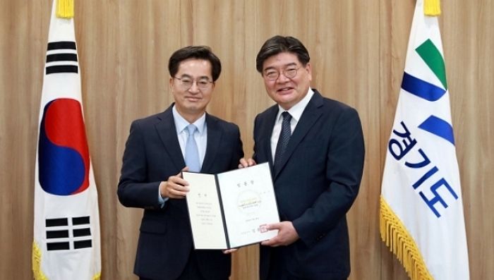 ‘술잔 투척 논란’ 김용진 경기도 경제부지사, 결국 사임