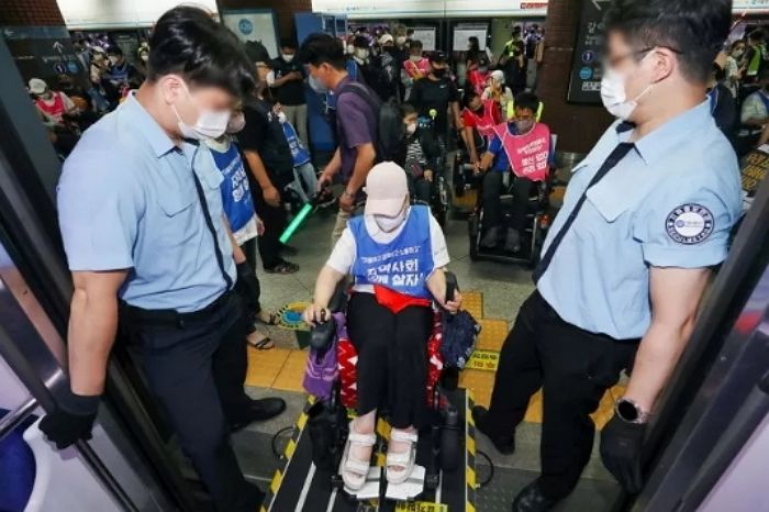 오늘(1일) 전장연 ‘지하철 출근길 시위’ 다시 시작...5호선·9호선 점거