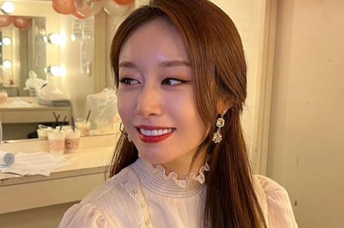 야구선수 황재균이랑 결혼 앞두고 팬들 만나 ‘눈물’ 보인 티아라 지연