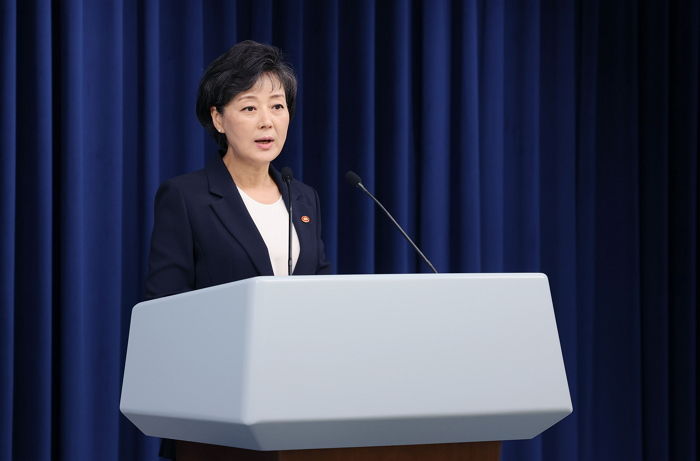 박순애 사회부총리 “초등학교 입학연령, 매년 1달씩 12년간 앞당겨도 돼”