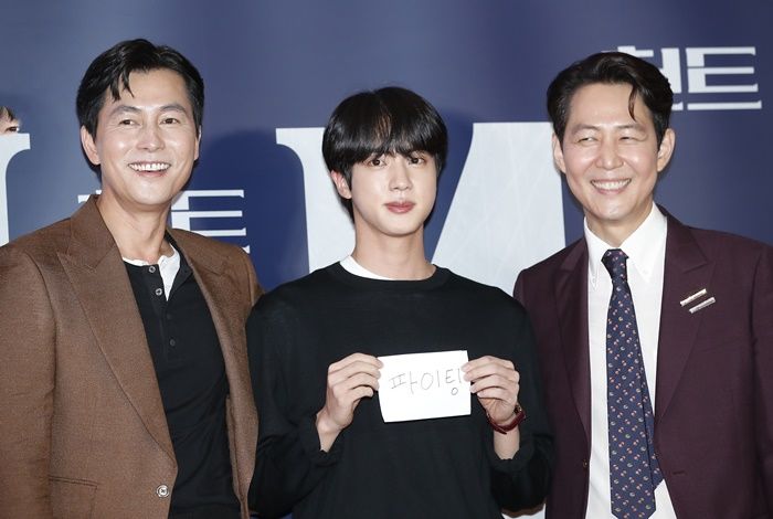 영화 ‘헌트’ VIP 시사회서 이정재·정우성 빵 터지게 한 방탄 진 행동