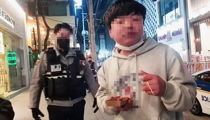 식당 찾아가 영업방해하는 콘텐츠로 돈 버는 유튜버 결국 경찰에 붙잡혀