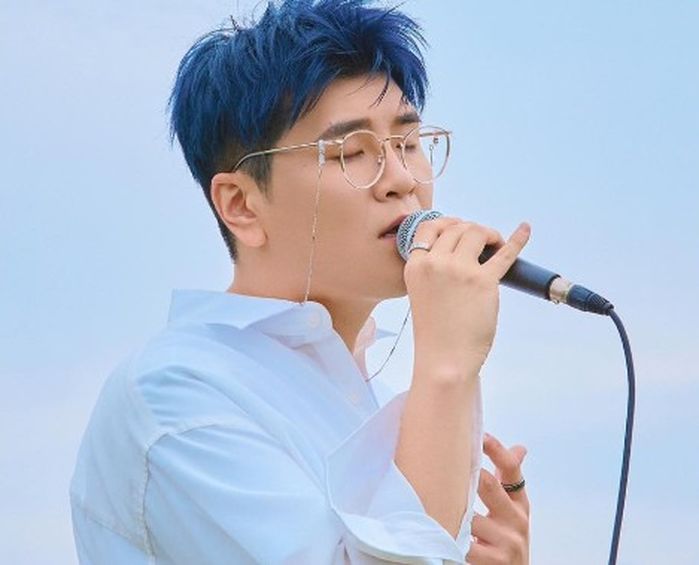 오늘(6일) 결혼식서 직접 로맨틱한 ‘축가’ 부르며 신부 울린 신용재