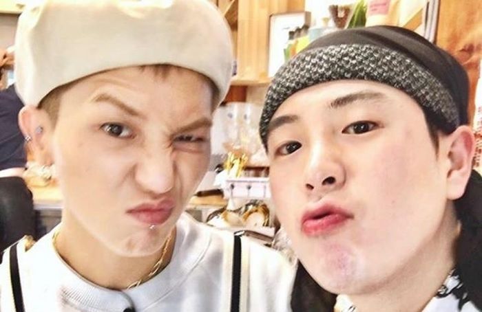 군대 첫 휴가 나오자마자 해병대 정복입고 ‘13년 찐친’ 송민호 만나러 간 피오