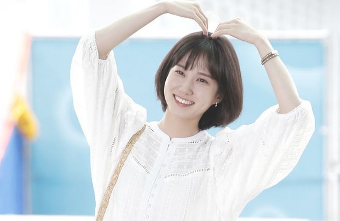 청순한 느낌의 새하얀 원피스 입고 ‘발리’로 포상 휴가 떠난 ‘우영우’ 박은빈 (사진)
