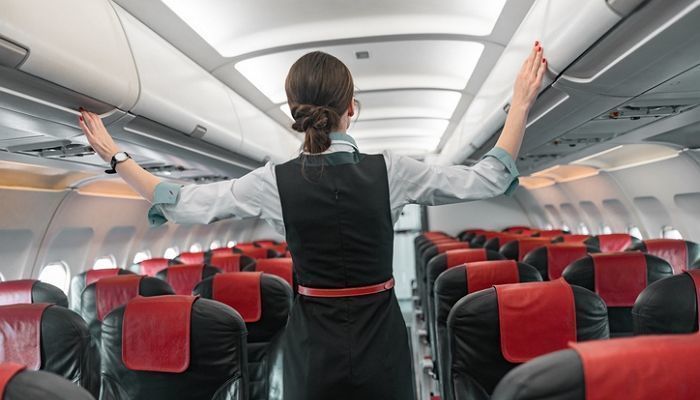 승무원 외모 대신 ‘체력’ 보고 뽑아야 한단 주장에 남자들이 한 일침