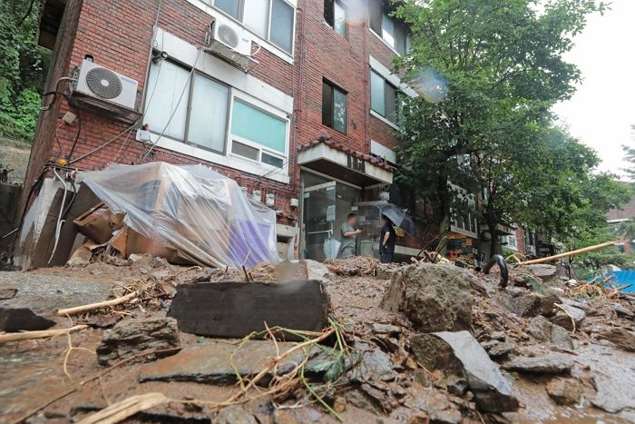 신림동 반지하에 살던 ‘발달장애 가족’ 3명 지난 밤 폭우로 참변