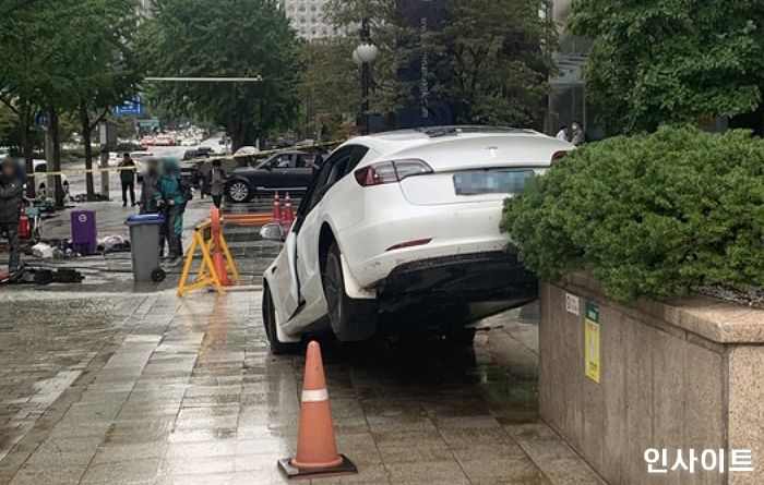 “폭우 속 전기차, 감전되지 않나요?” 질문에 전문가들이 내놓은 답변