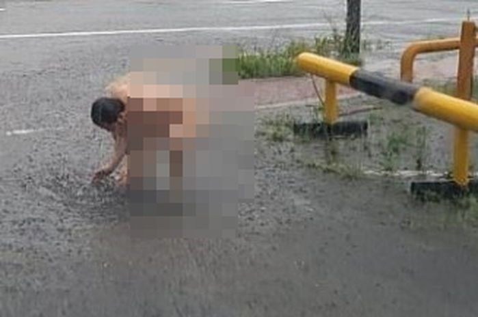 폭우 속 팬티 벗고 샤워한 안산 올누드男의 최후