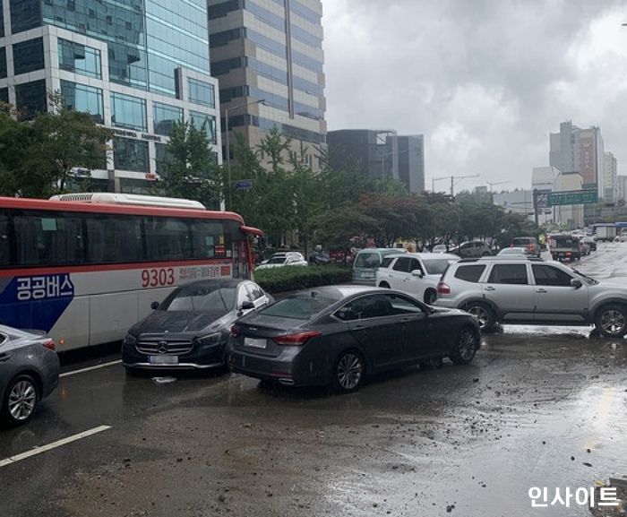 ‘강남 폭우’에 외제차만 1000대 이상 침수...손해액 660억 추정