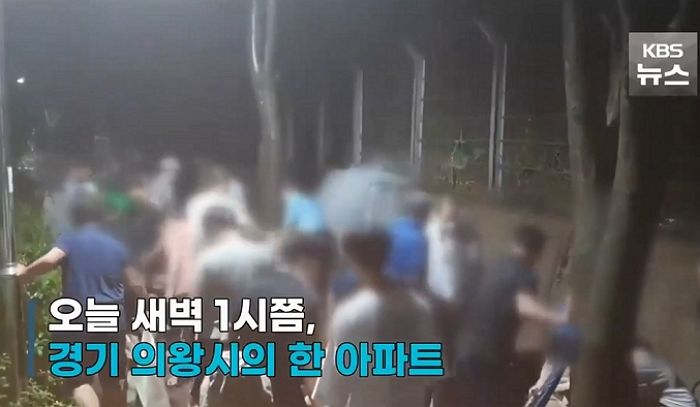 폭우로 산사태 날 것 같으니 도와달란 경비원 외침에 자다 일어난 주민들이 한 일 (영상)