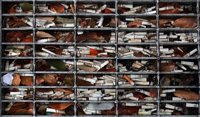 배수로 빗물받이 ‘담배꽁초’로 꽉 막혀 폭우로 인한 ‘침수피해’ 더 키웠다