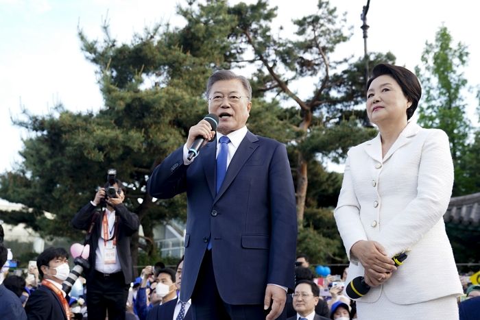 文 전 대통령 ‘퇴임 100일 기념행사’ 취소...“폭우 피해자들께 위로 전해”