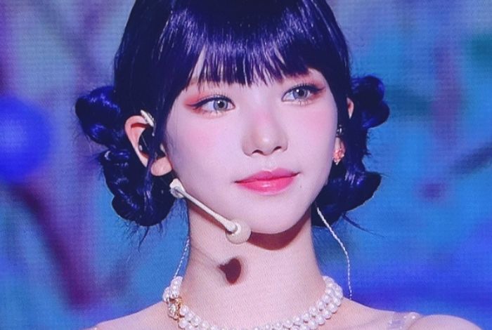 양갈래 땋은머리하고 ‘페코짱’ 어른 버전 미모 뽐낸 에스파 카리나