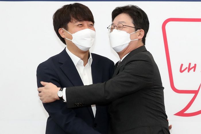 이준석·유승민 신당 창당시 국민 42.5% “국민의힘 대신 신당 지지”