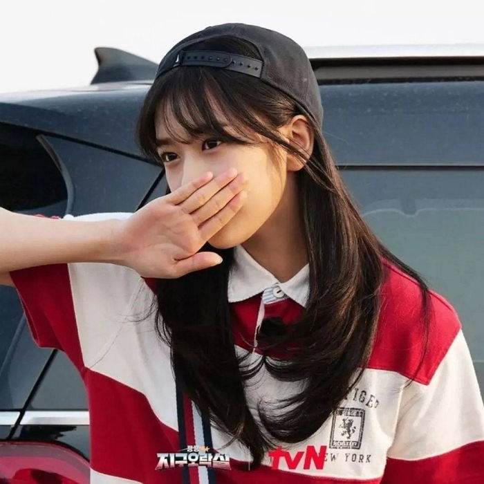 요즘 아이돌 걸그룹 사이에서 인기 폭발 중인 얼짱 ‘반윤희 포즈’