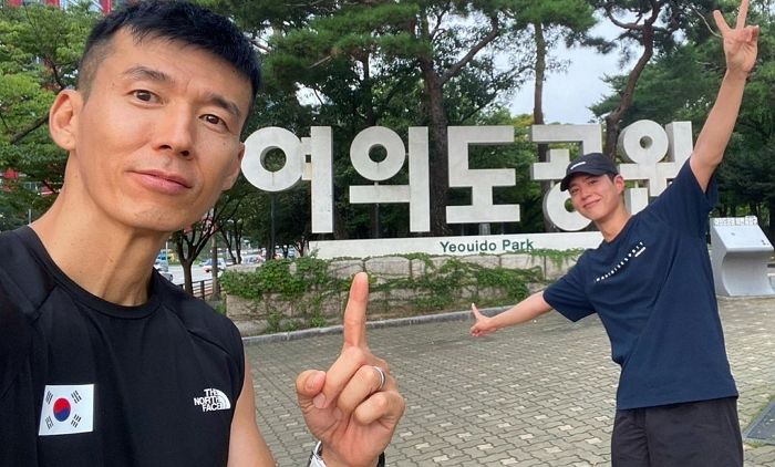 광복절 기념해 ‘기부 마라톤’ 준비 중인 션·박보검, 새벽 5시부터 러닝 연습