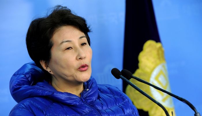 이준석 ‘눈물 회견’에...전여옥 “아기복어 박지현도 꿋꿋했는데 구질구질 떼쓰기”