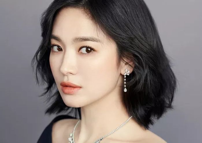 송혜교, 광복절 맞아 또 뜻깊은 선행...독립운동가 김규식 부조작품 기증
