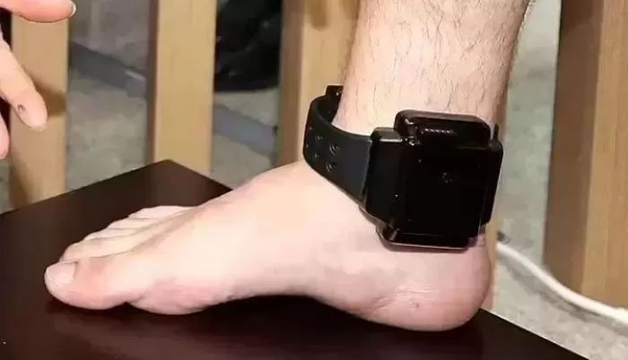 대낮에 카페서 여직원 강도·강간 시도한 30대 남성, 전자발찌 끊고 도주 중