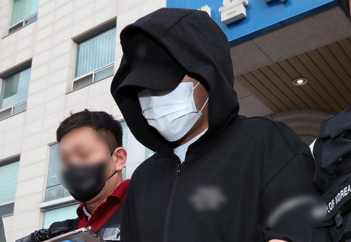 “‘인하대 추락 사망사건’ 가해자, 피해 여성 밀었다”