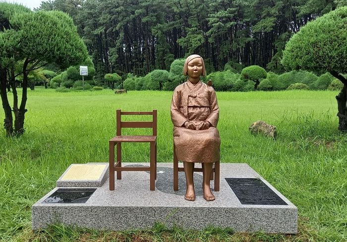 ‘평화의 소녀상’ 기습 설치... 충남대 “예상치 못한 상황 당황스러워”