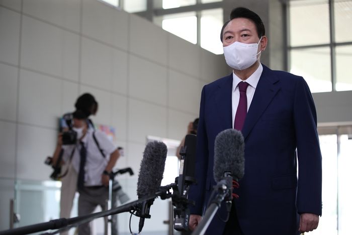 윤석열 대통령 연상 이미지 ‘절망’ 33.1%로 1위...‘공정’은 2위로 밀려