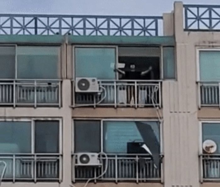 아파트 ‘꼭대기 층’에서 베란다 밖으로 ‘TV·컴퓨터’ 내던진 남성이 맞이한 결말