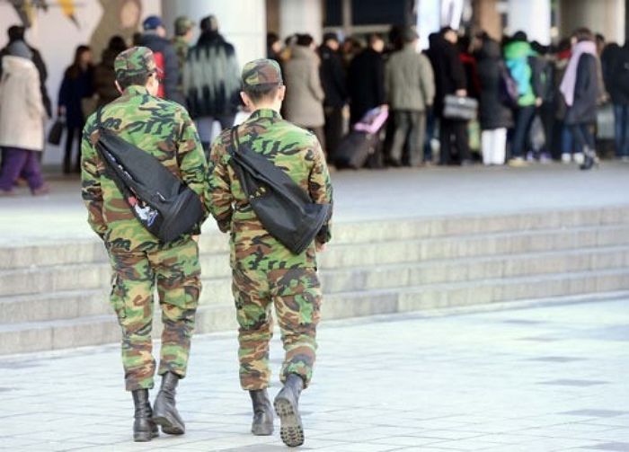 인권위 “동성 군인 성관계 처벌은 위헌...동성애자 차별”